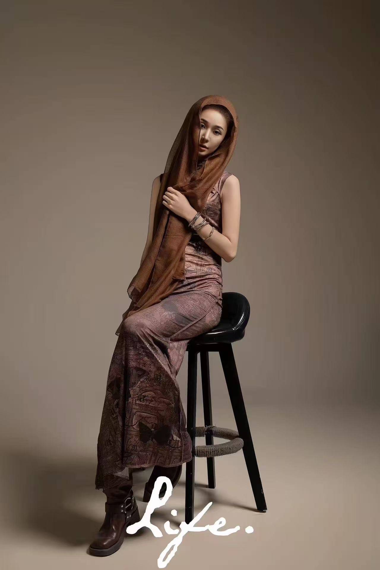 ad3aq6ZzykAly47a.jpg
