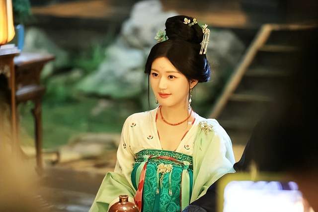 C14nLeQiu4laA49L.jpg