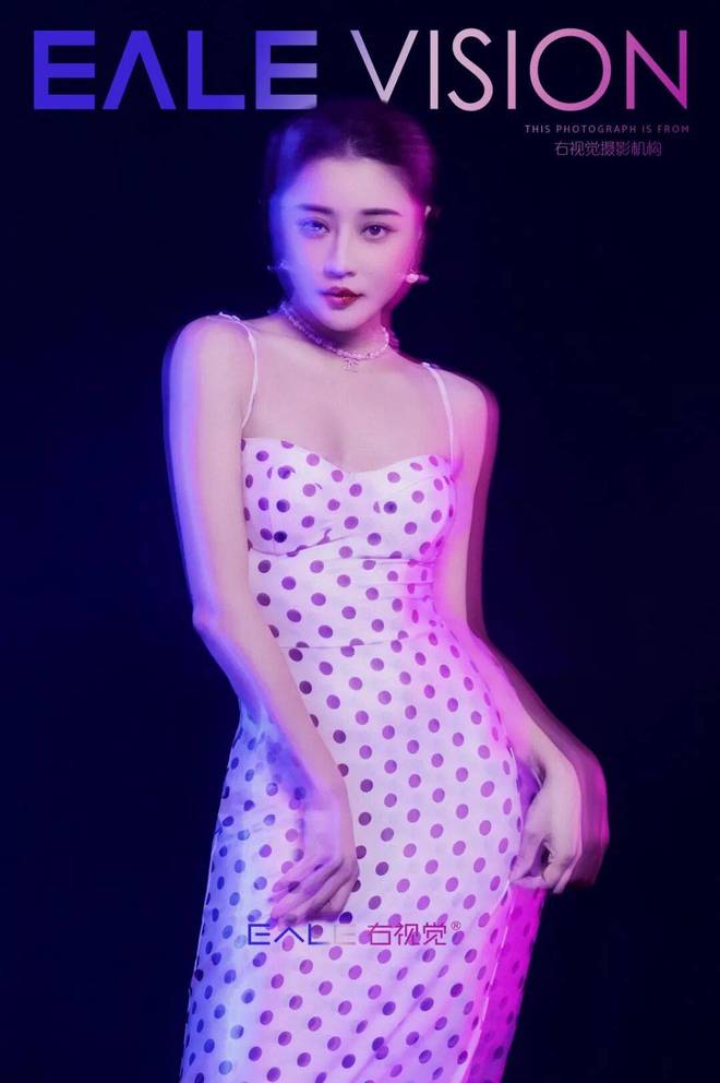 S52djH205UZZJ2Rs.jpg